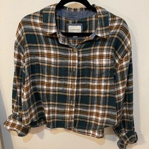 American Eagle women’s cropped flannel button down size M